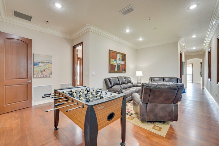 Groveland Home w / Pool: Luxurious Lakefront Oasis!