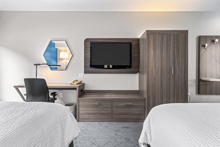 Holiday Inn Express Hotel & Suites Carneys Point by IHG