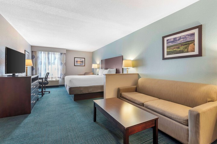 Room 17 of 34