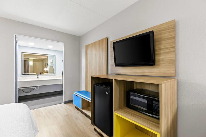 Days Inn by Wyndham Salina South