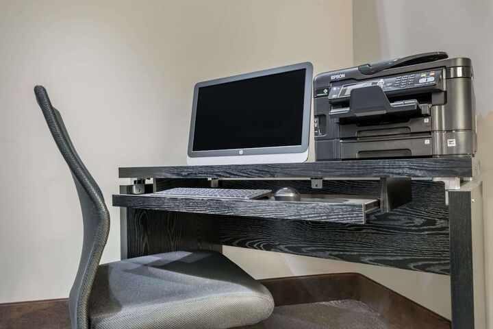 Business Center 21 of 21