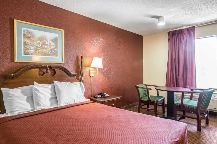 Room 16 of 23