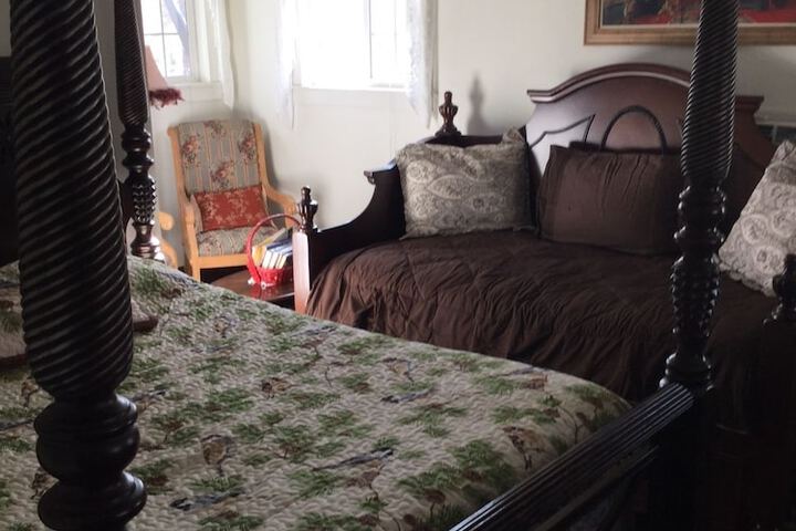 Room 45 of 77