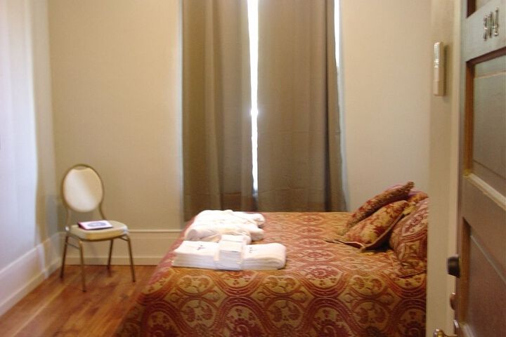 Room 17 of 68