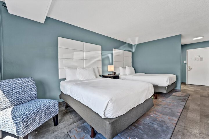Room 6 of 39