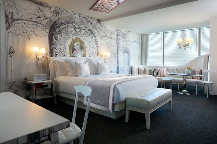 Room 48 of 107