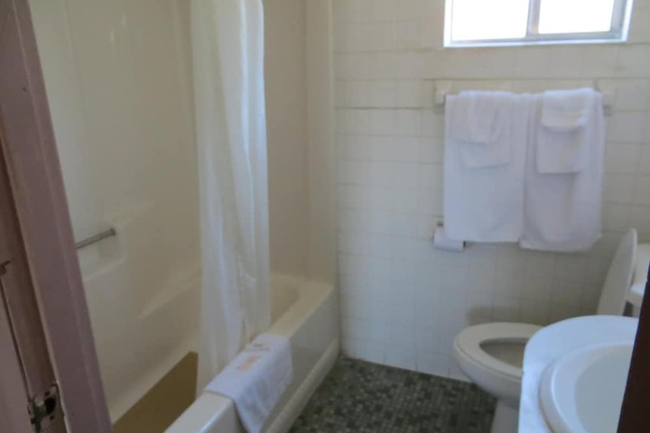 Room 14 of 16