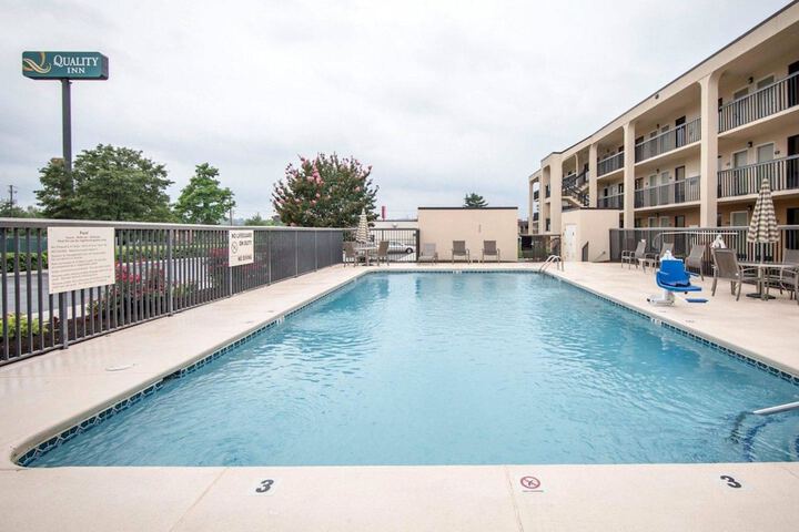 Pool 5 of 30