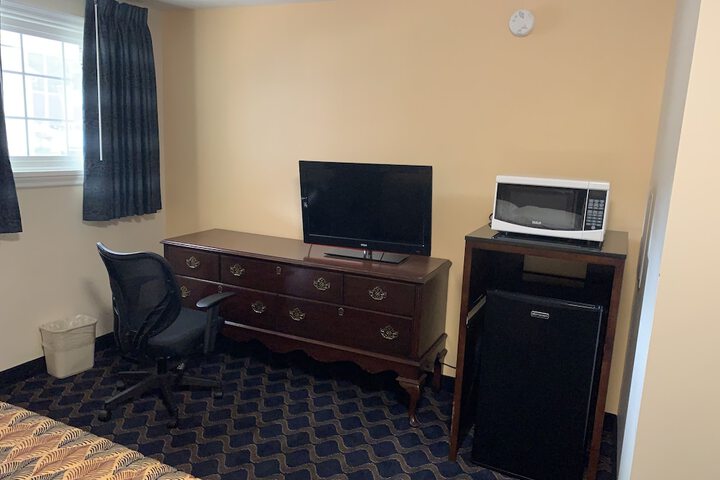 Room 6 of 10