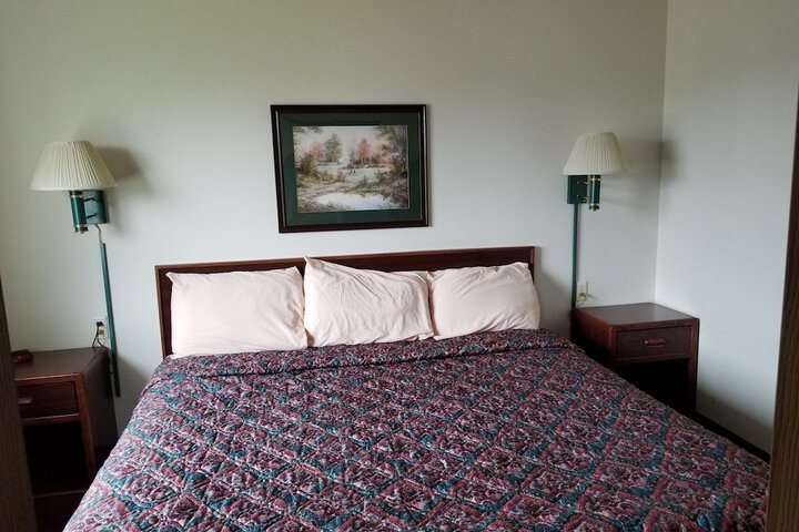 Room 169 of 232