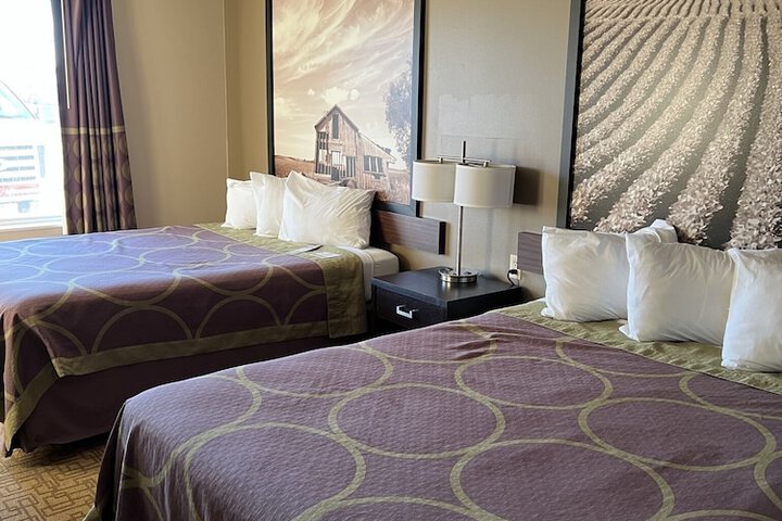 Super 8 by Wyndham Jackson MN