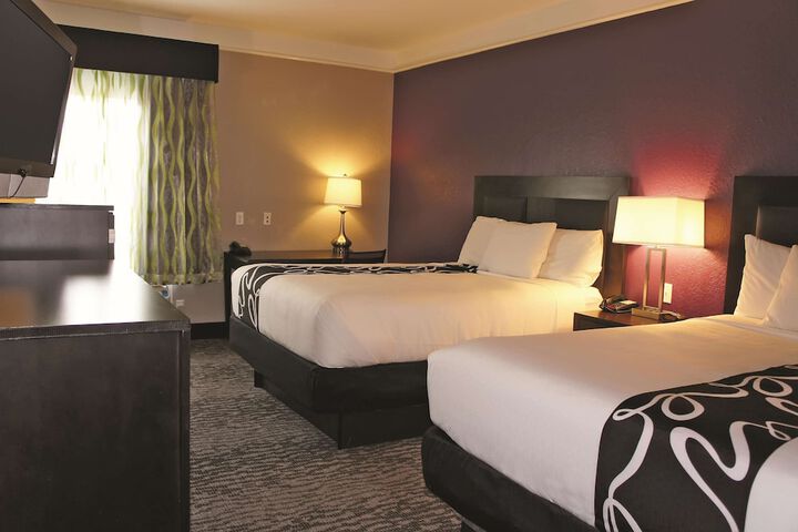 Room 32 of 48