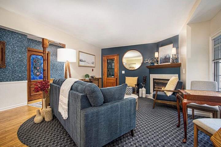 Room 44 of 102