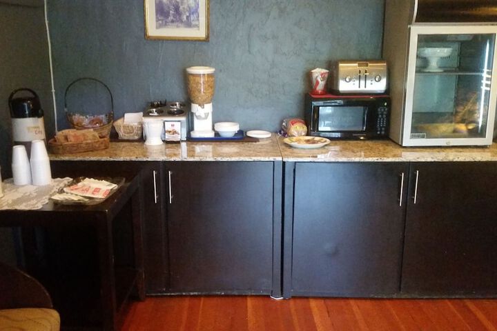Breakfast/Coffee Service 7 of 7