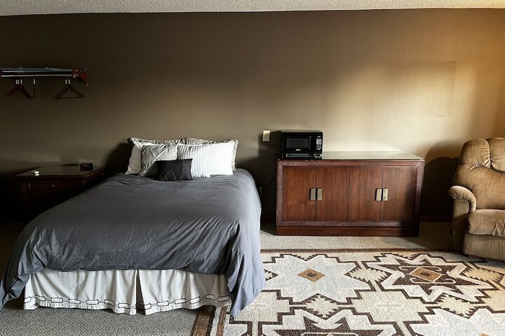 Room 4 of 15