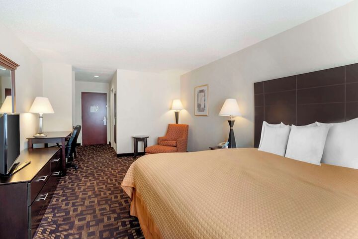 Room 13 of 27