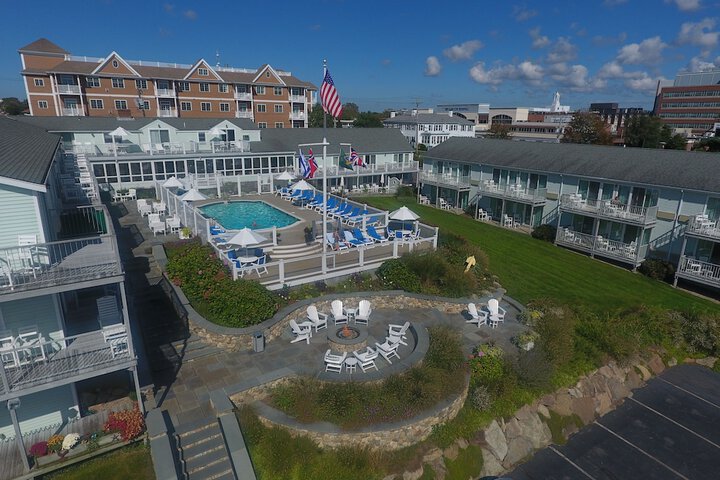 Anchor in Distinctive Waterfront Lodging
