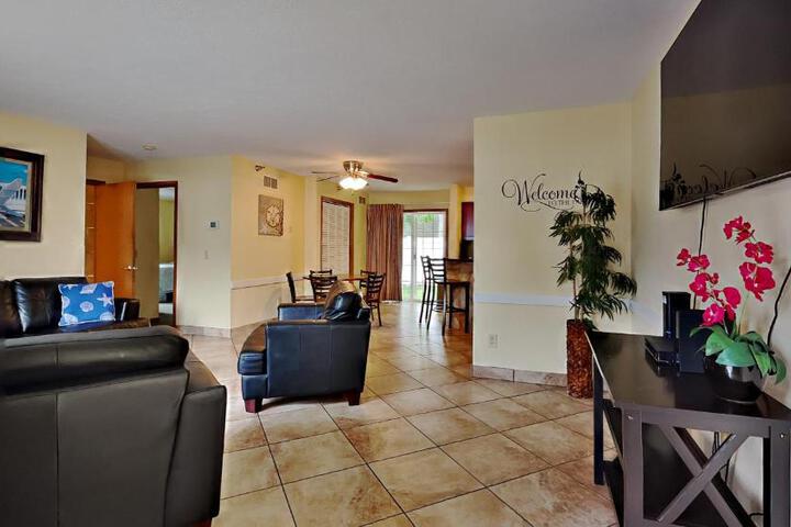 Put-in-Bay Poolview Condo #4