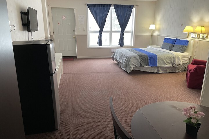 Room 13 of 30