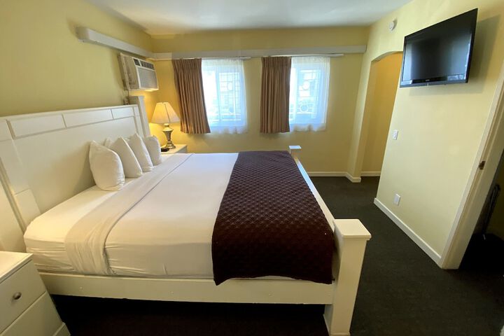 Hollywood Celebrity Hotel