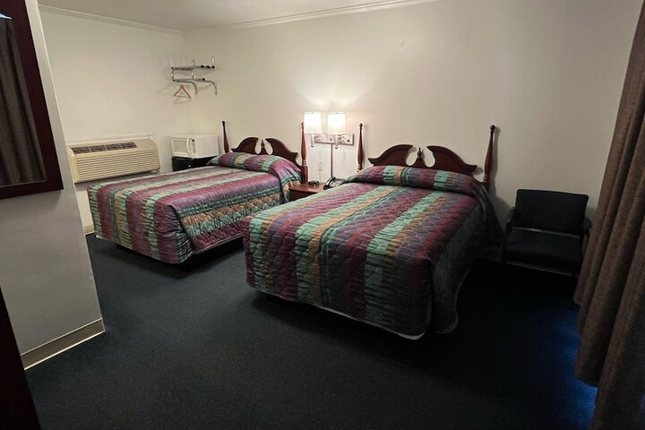 Room 13 of 24