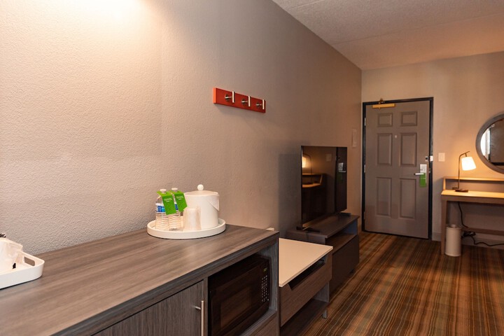 Hampton Inn & Suites Newark Airport Elizabeth