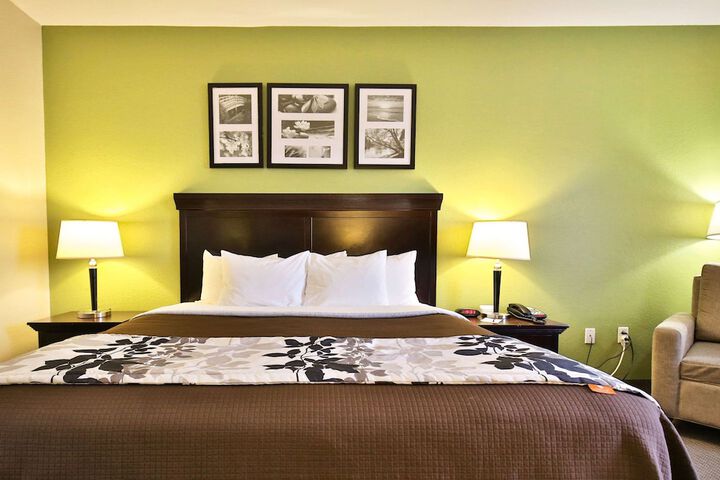 Room 74 of 103