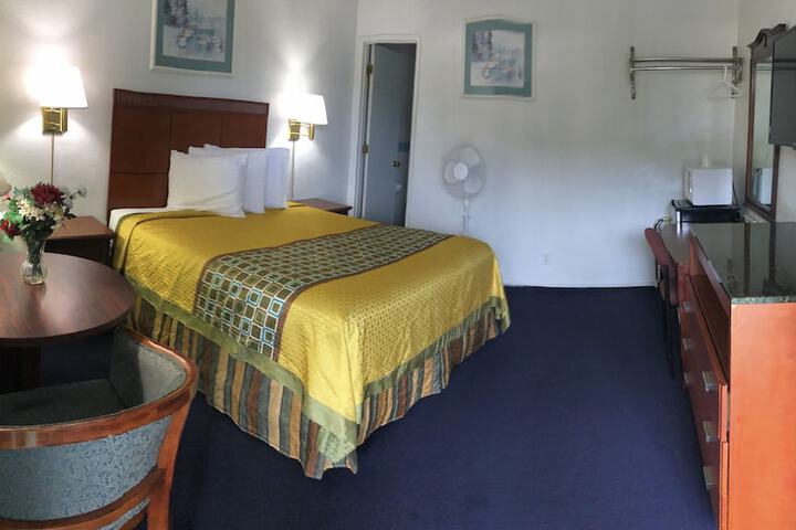 Room 17 of 36
