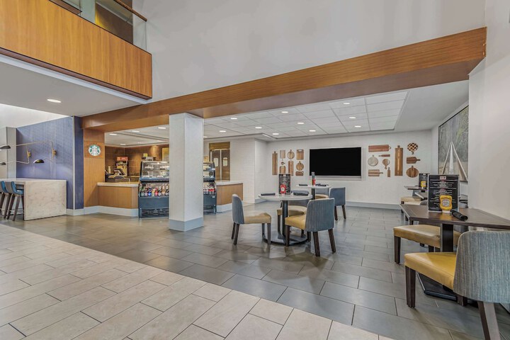 Embassy Suites by Hilton Detroit Metro Airport