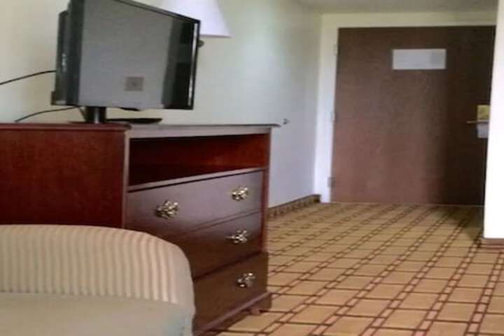 Room 38 of 48