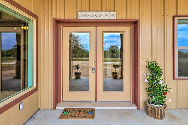 Bertram Ranch Property w / Patio & Gas Grill!