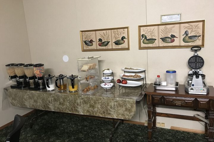 Breakfast/Coffee Service 26 of 31