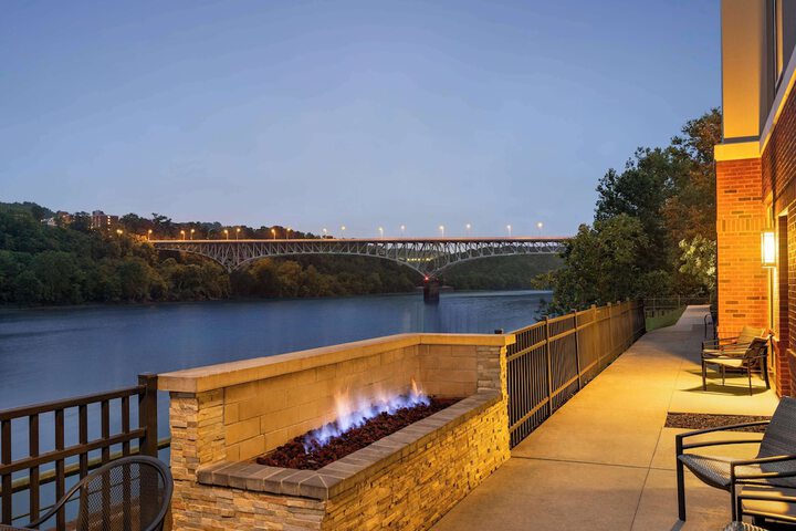 Hampton Inn & Suites Pittsburgh / Waterfront-West Homestead