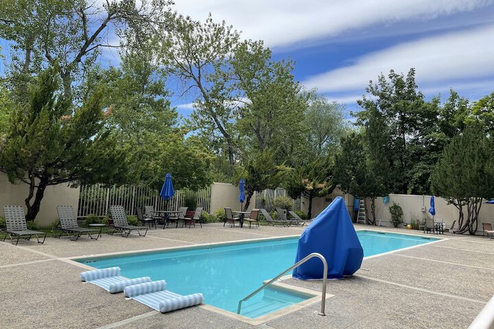Pool 20 of 99