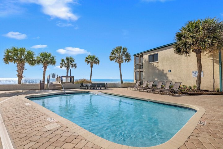 The Oceanfront Litchfield Inn