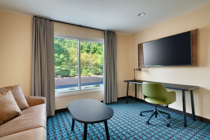 Room 13 of 32