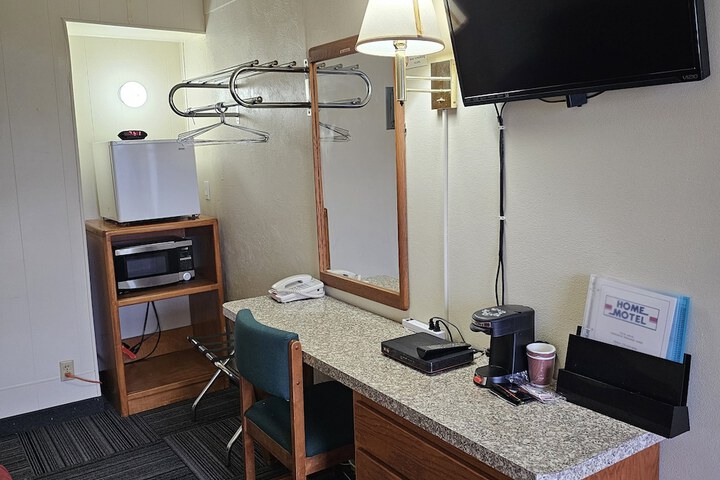 Room 17 of 46
