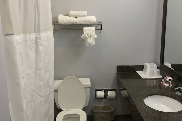 Room 43 of 68
