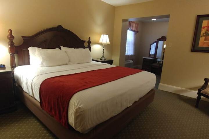 Room 9 of 35