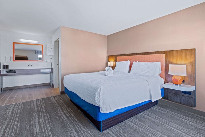 Hampton Inn & Suites Greeley
