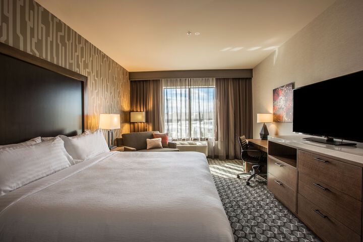 Room 33 of 60