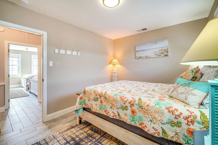 Bright Brigantine Townhome: Steps to Beach Access!