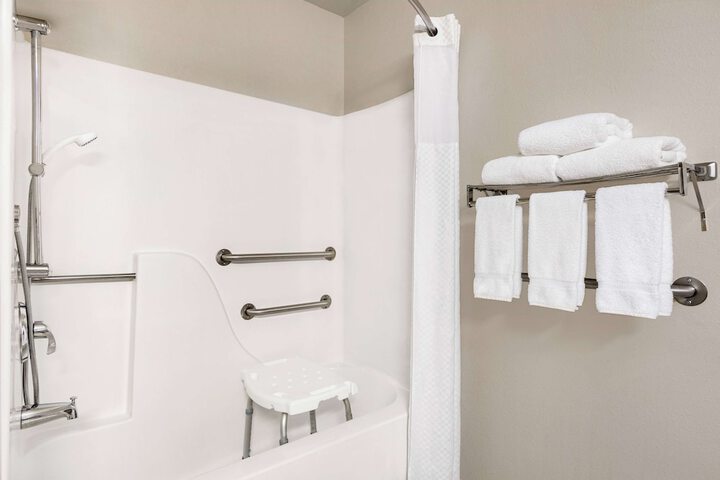 Room 11 of 36