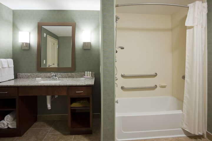 Room 25 of 36
