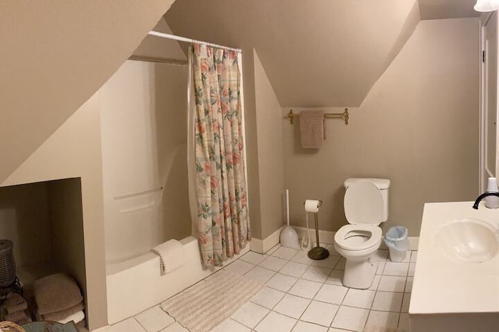 Room 16 of 33