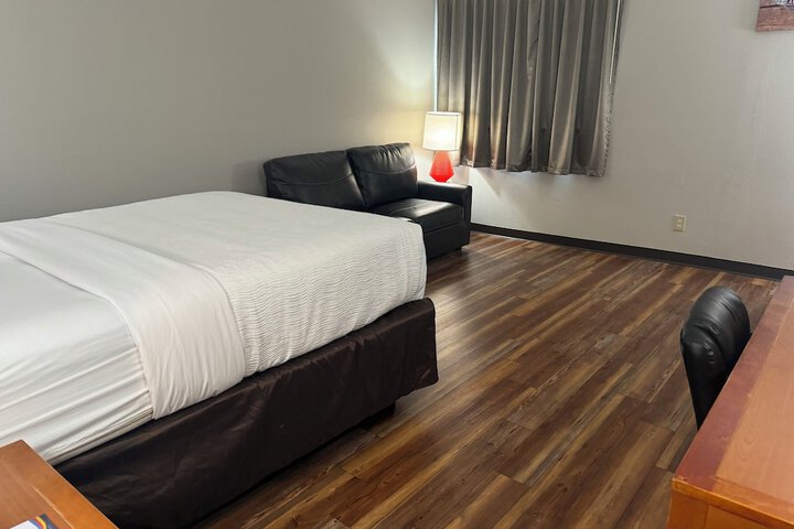 Room 9 of 39