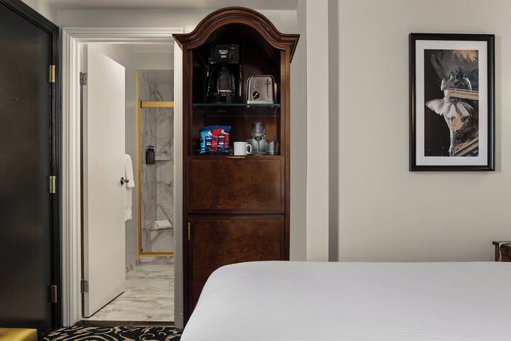 Room 35 of 41