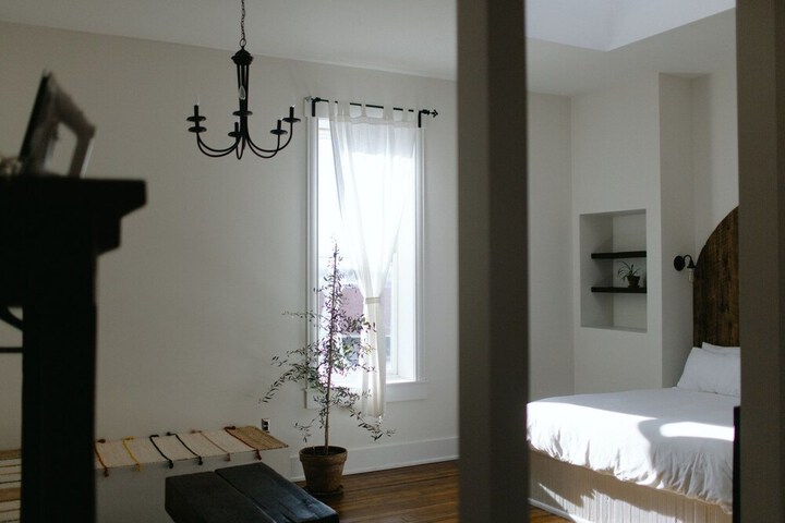 Room 73 of 92