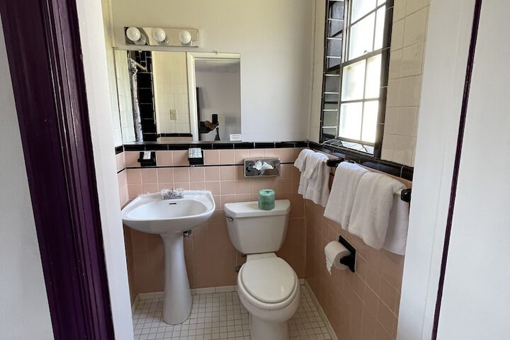 Room 21 of 21