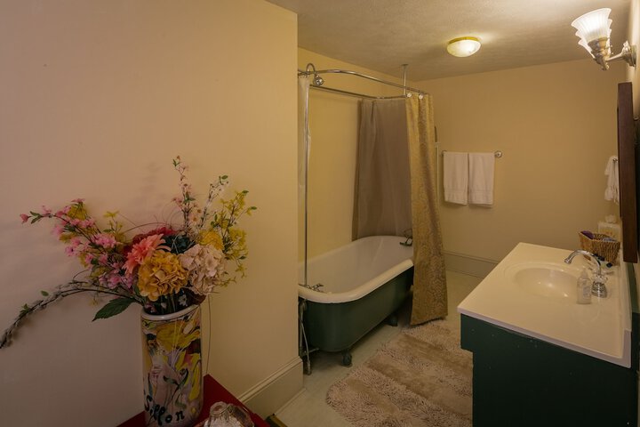 Room 61 of 95